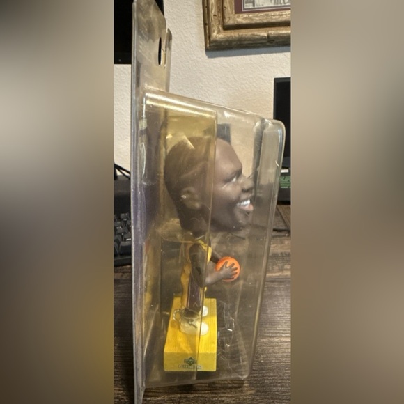 Shaquille O’Neal LA Lakers NBA Bobble Head Upper Deck
Play Makers 2002/2003 - Picture 2 of 4